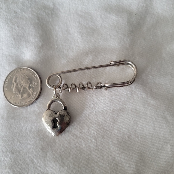Silver Heart Locket Fashion Brooch Pin Large Safety Pin NWT - Picture 5 of 6
